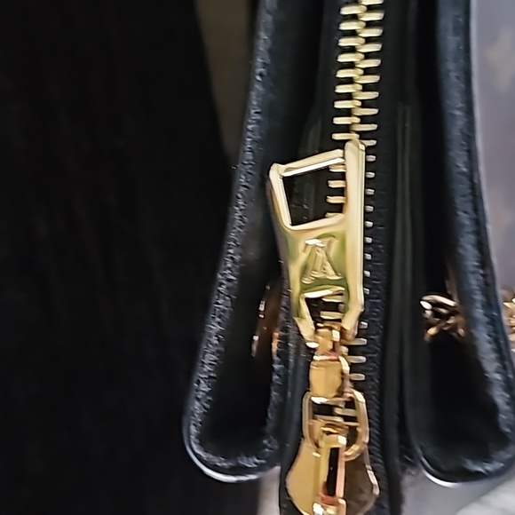 Pristine Louis Vuitton Surene Brown and Black Momogram. - Picture 12 of 15